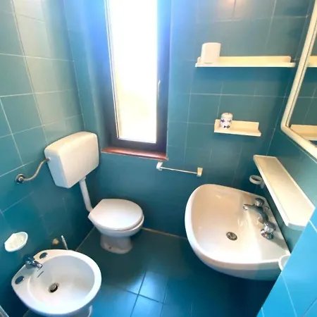 Apartment Cinta 6 *
